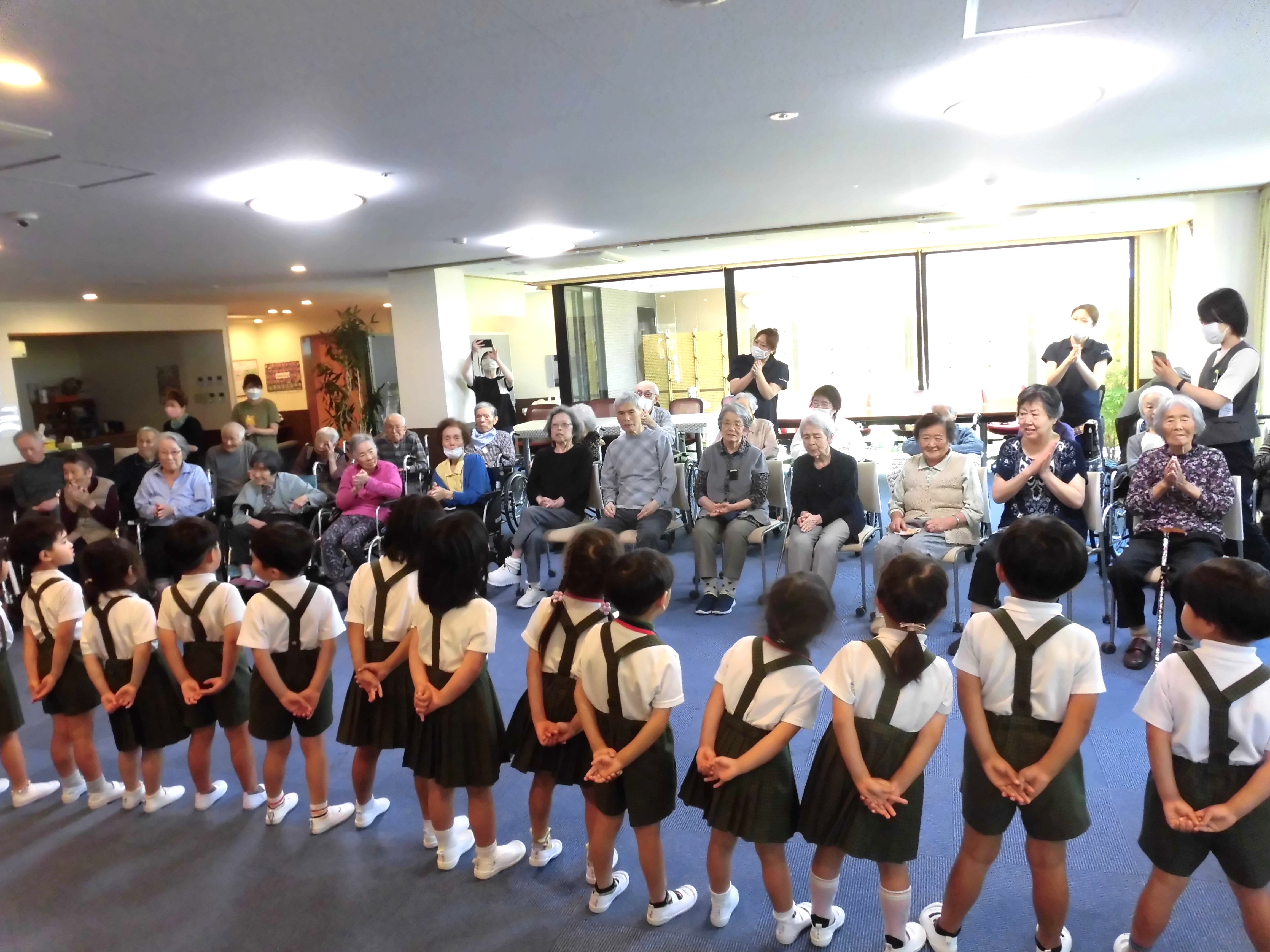 6月幼稚園児との交流